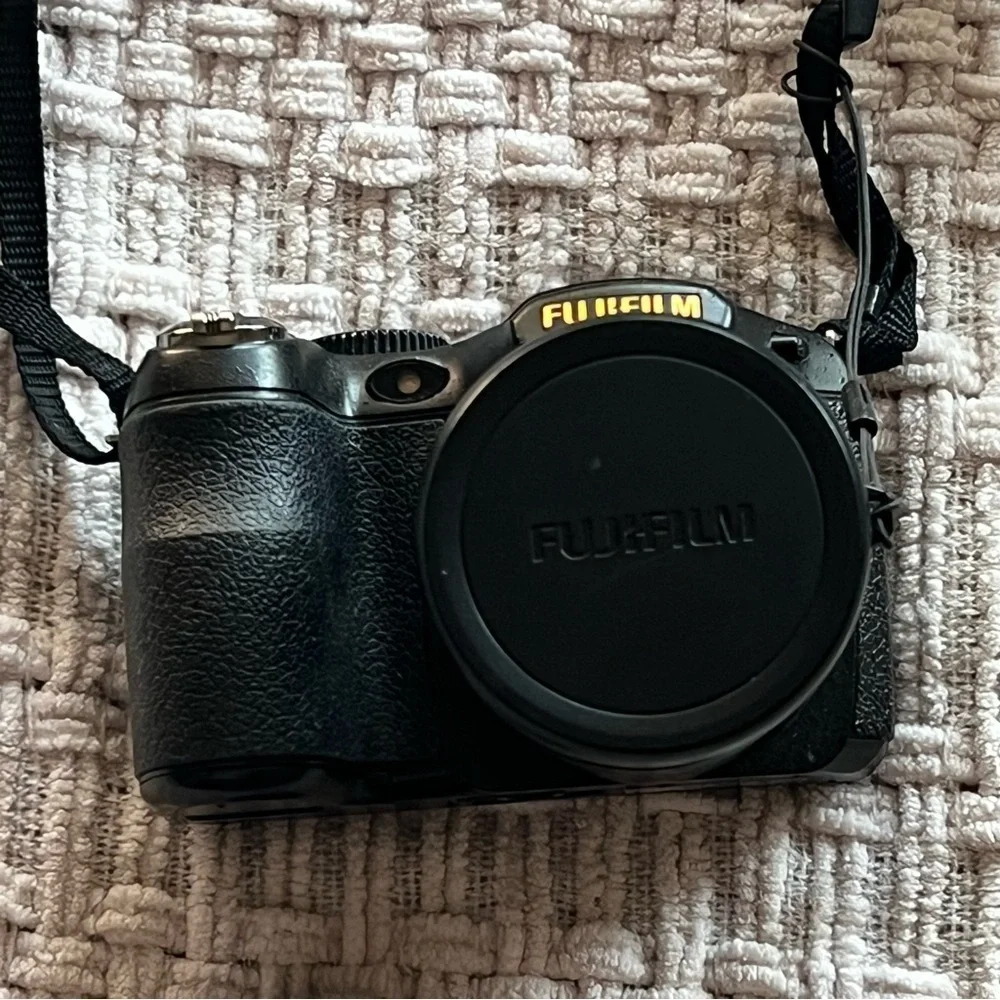 🔴 Fujifilm FinePix S2850HD digital Camera for parts